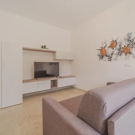 Mia كابوليفيري