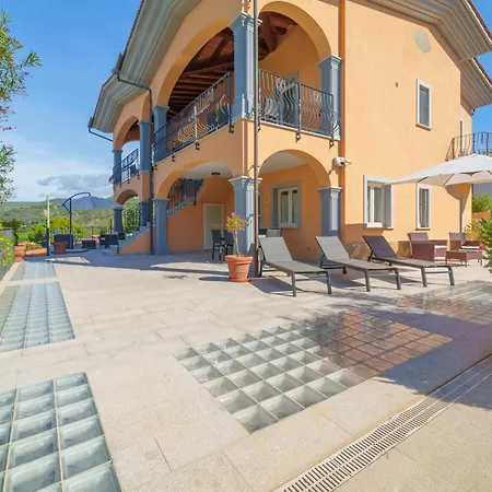 Mia شقة كابوليفيري